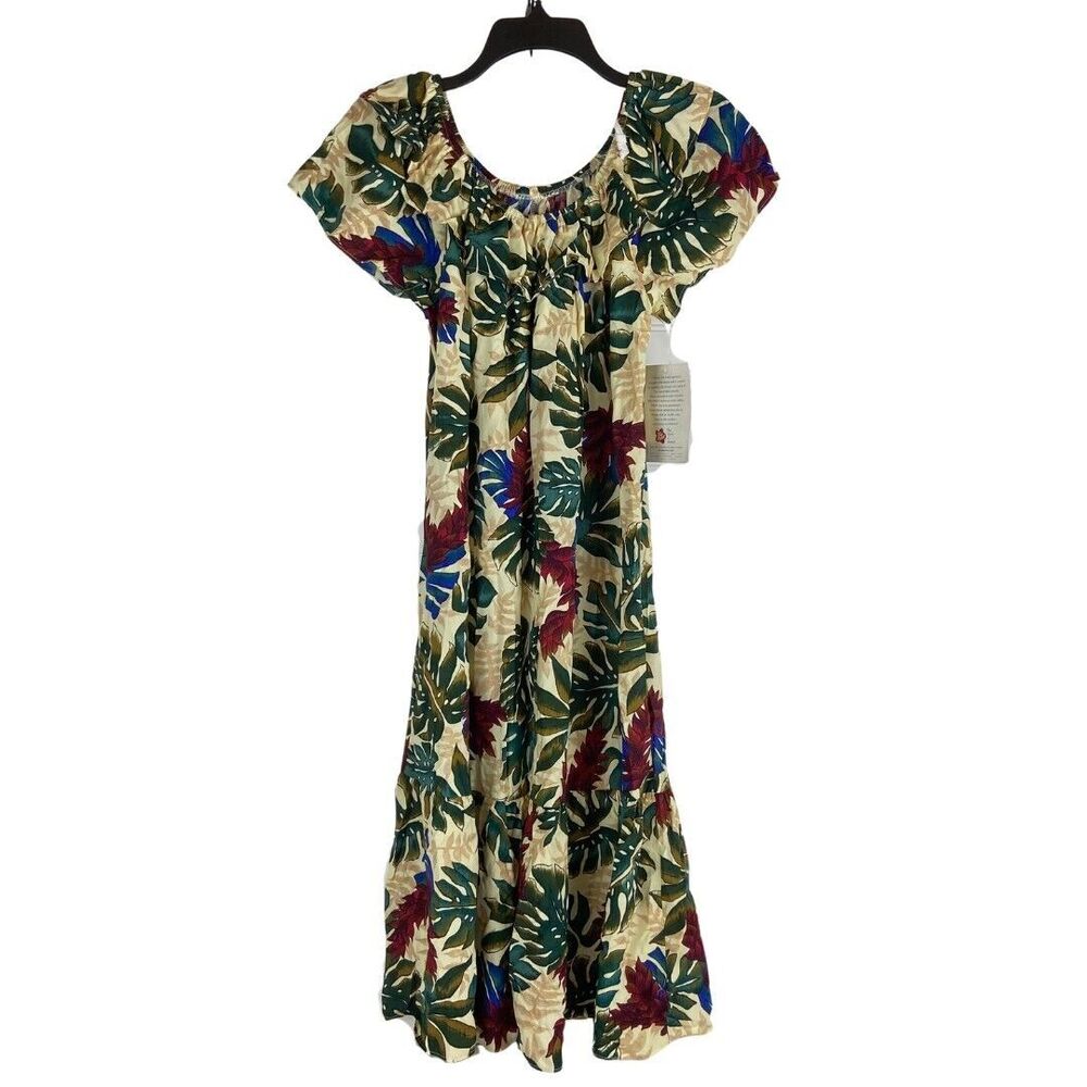 NWT Hilo Hattie Dress Hawaiian Size Small Scoop Neck Floral Monstera Muumuu